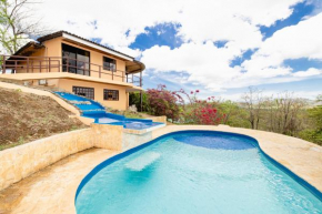 Mar Azul Zen Triplex Relaxing Zen Mountain Retreat, Pool and Yoga Platform